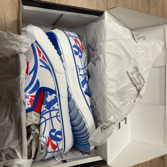 Philadelphia 76ers Slip-On Canvas Shoes - White - Size 9 - Picture 4 of 6